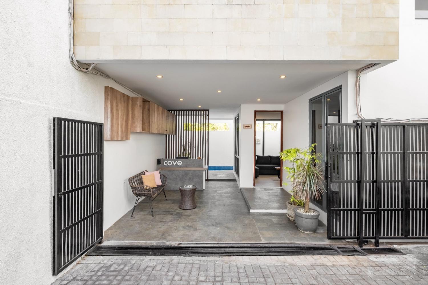 Cove Villa Prana ジンバラン エクステリア 写真