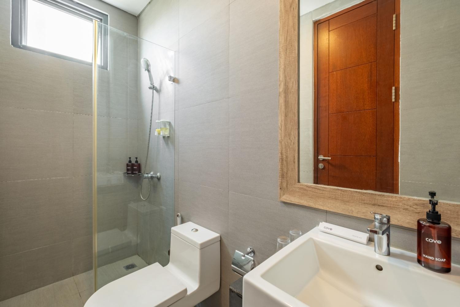 Cove Villa Prana ジンバラン エクステリア 写真